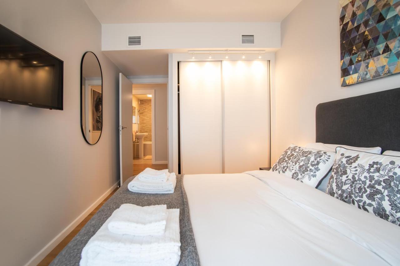 Tendency Apartments Forum Sant Adria de Besos Bagian luar foto