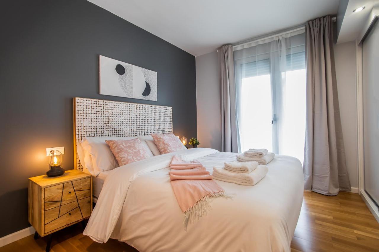 Tendency Apartments Forum Sant Adria de Besos Bagian luar foto