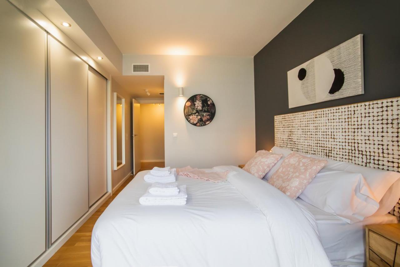 Tendency Apartments Forum Sant Adria de Besos Bagian luar foto