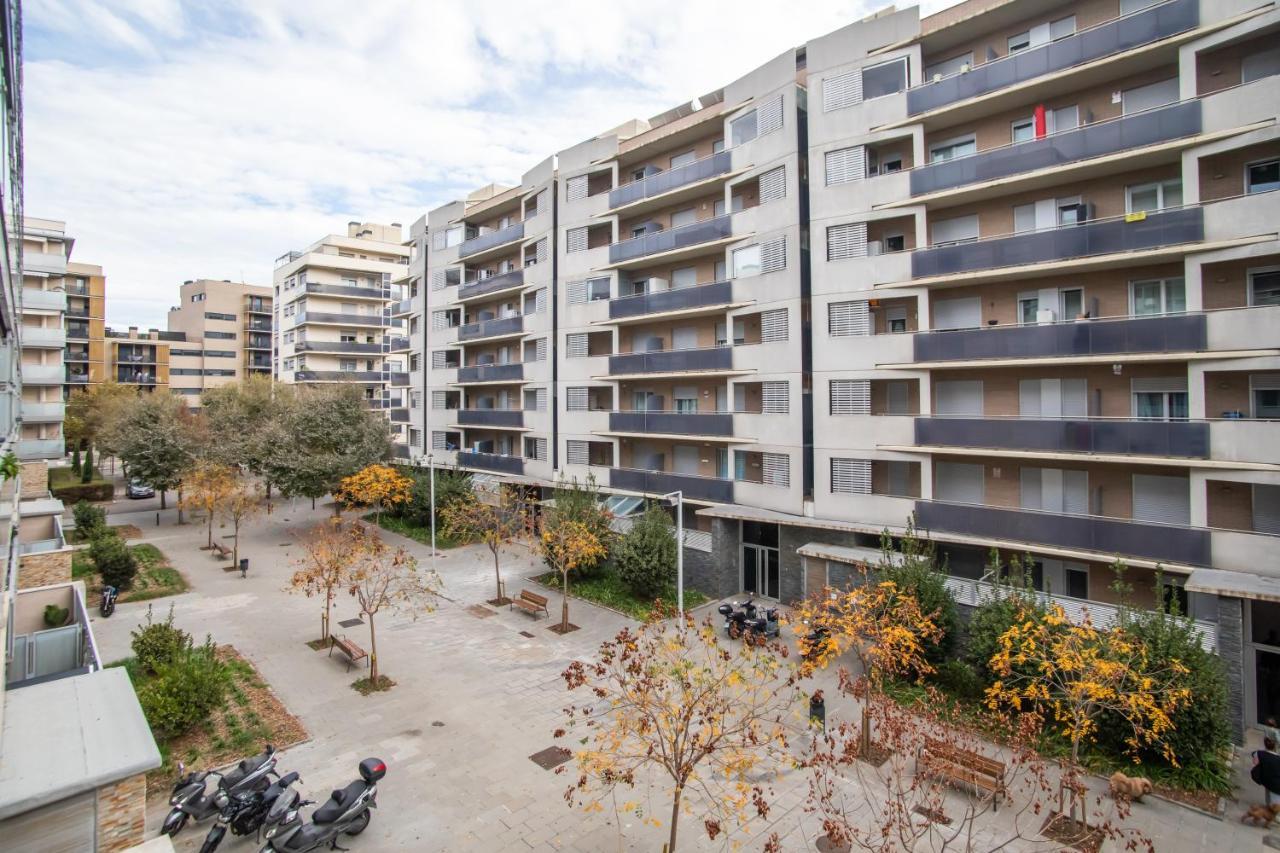 Tendency Apartments Forum Sant Adria de Besos Bagian luar foto