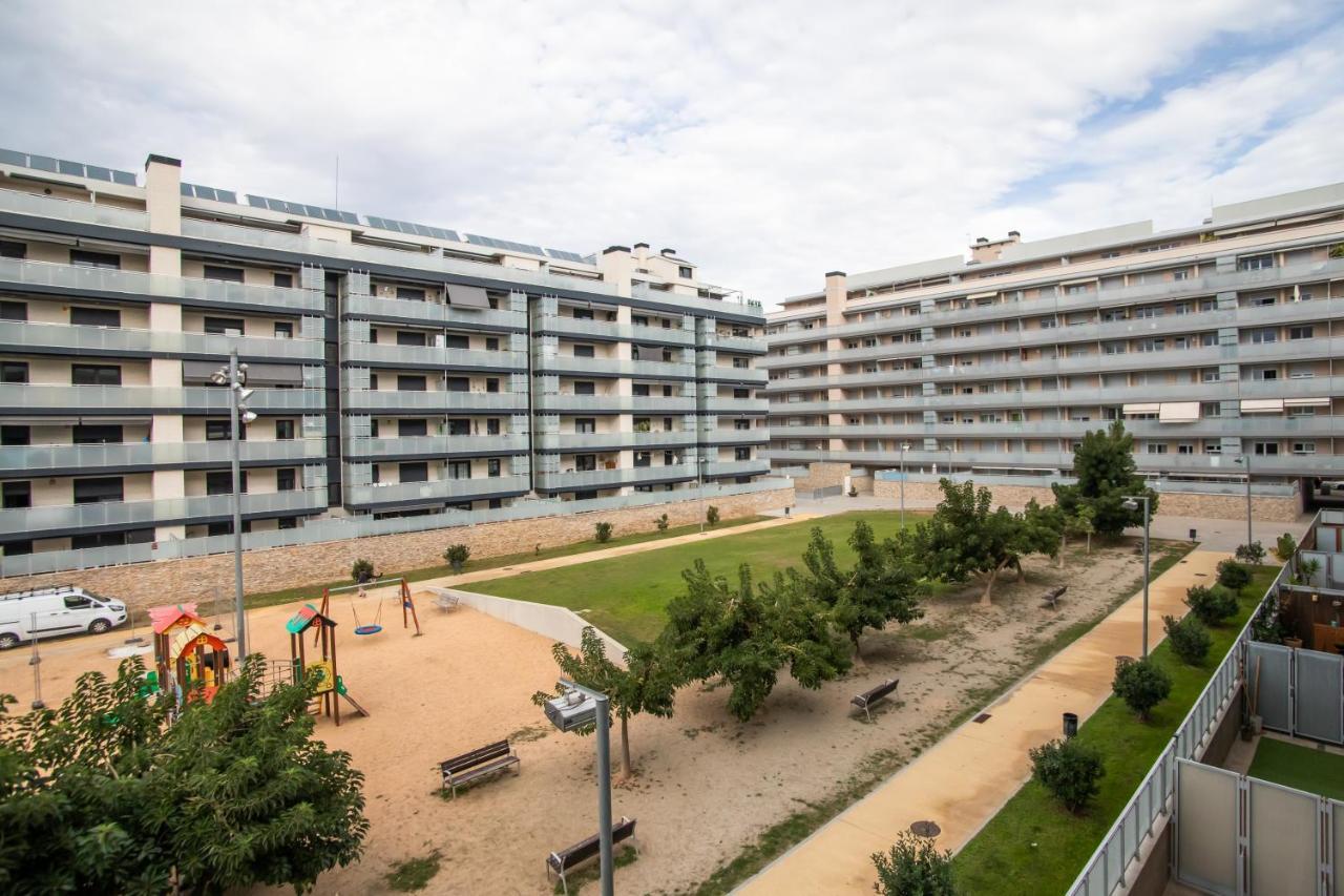 Tendency Apartments Forum Sant Adria de Besos Bagian luar foto